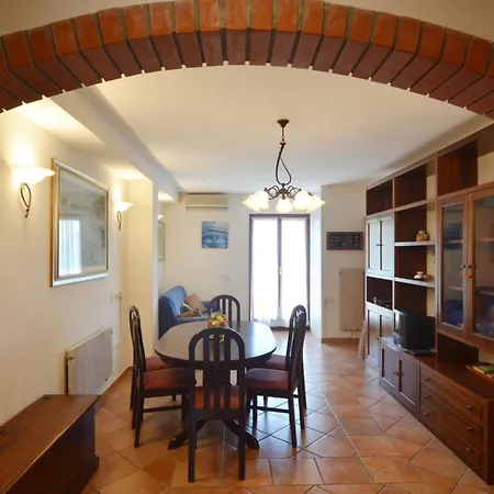 Two Bedroom With Balcony And Sea View Apartmán Rovinj