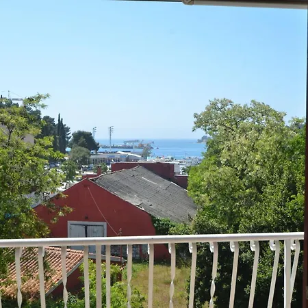 Two Bedroom With Balcony And Sea View *